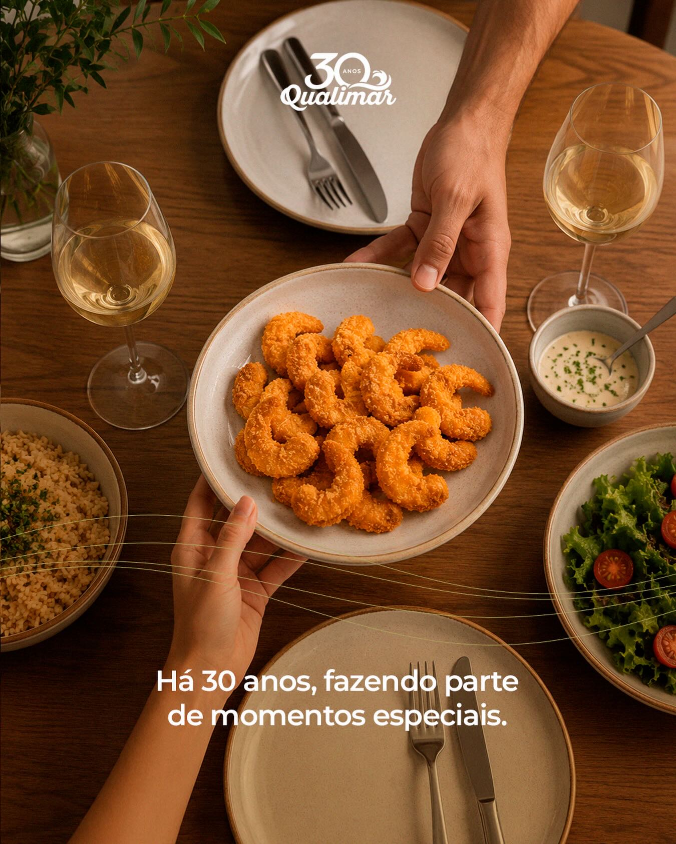 Momentos especiais nem sempre precisam de uma data no calendário. ✨
Eles acontecem em uma comemoração, em um almoço de domingo ou em um jantar simples no meio da semana. 💙
E há mais de 30 anos, a Qualimar faz parte desses encontros, levando sabor para as histórias que são construídas todos os dias.
#Qualimar30Anos #Pescados #MomentosEspeciais
